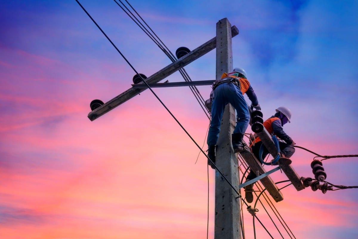 Electrical Line Workers Often Severe Suffer Spinal Cord Trauma and